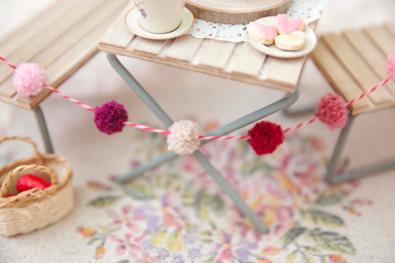 Handmade Miniature Party Decoration Pom Pom Garland Valentine Perfect For Your Maileg Mice