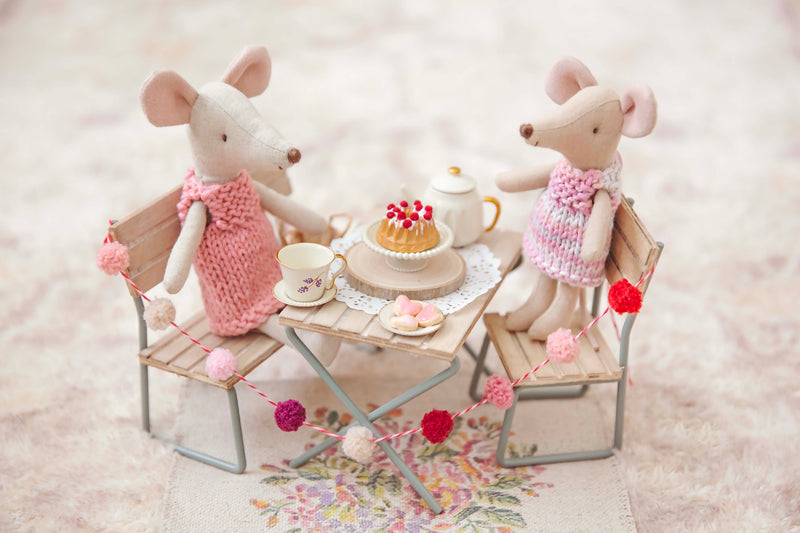 Handmade Miniature Party Decoration Pom Pom Garland Valentine Perfect For Your Maileg Mice