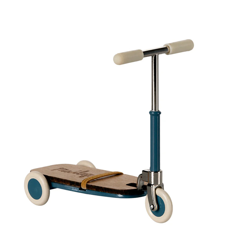 Maileg Kick Board Scooter Mouse Blue S/S 2025