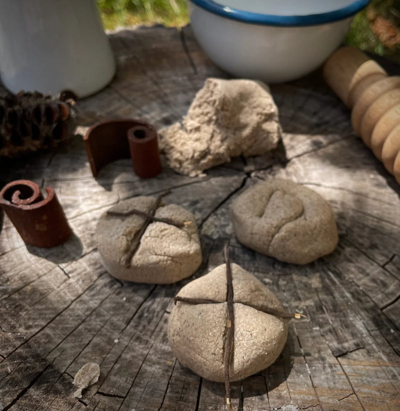 Cinnamon/Hot Cross Bun Playdough Powder- Muddly Puddly Laboratory