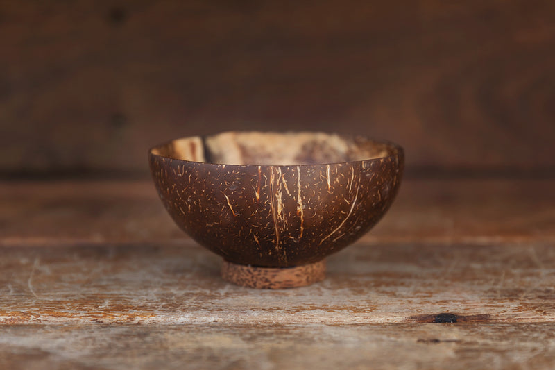Papoose Coconut Bowl On Wooden Stand